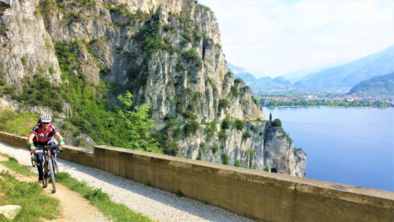 Apartamento Loft Martini Riva del Garda Exterior foto